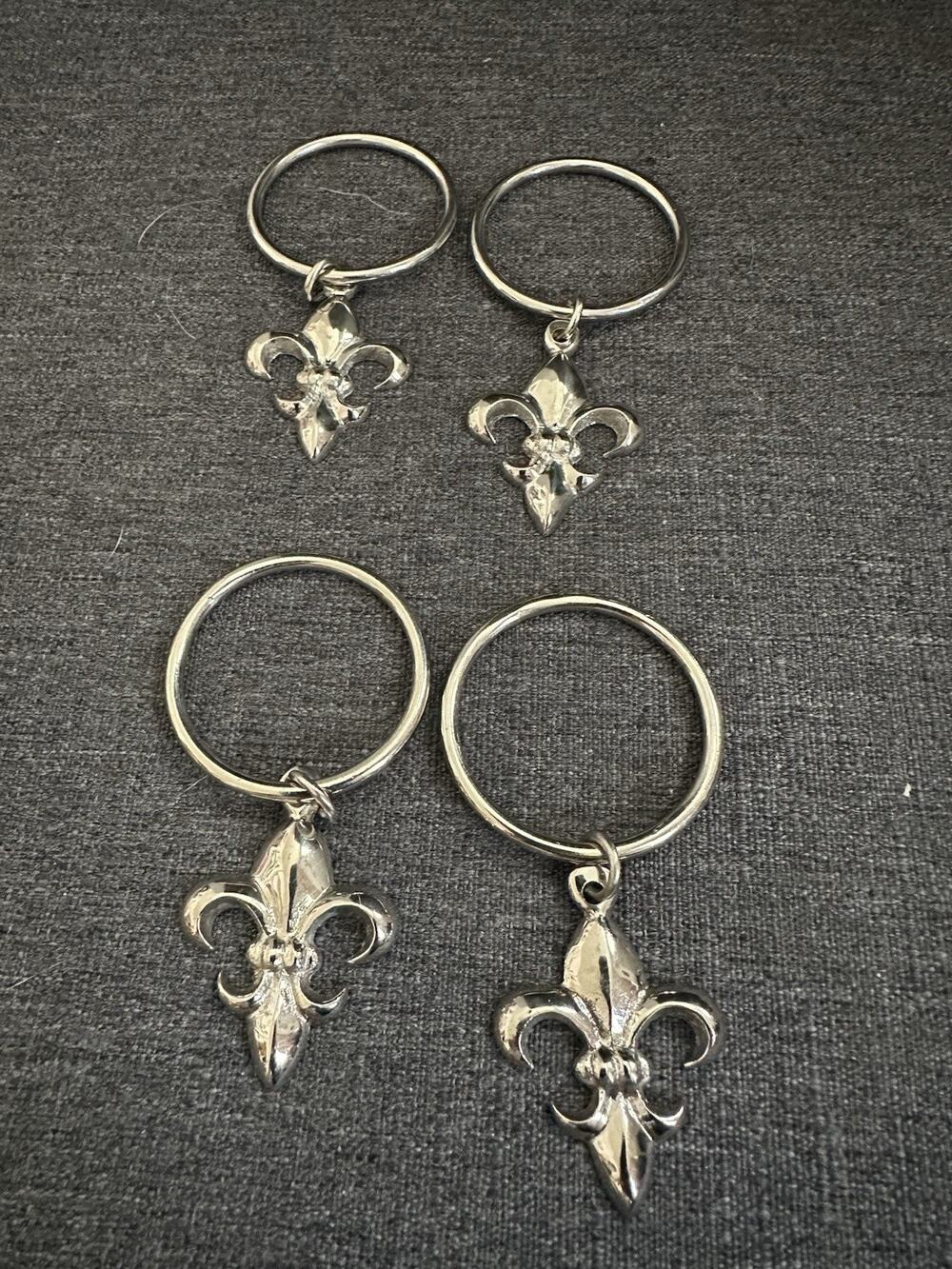 Set of 4 Fleur de Lis Keychains Silver Tone Metal New Orleans Louisiana Style